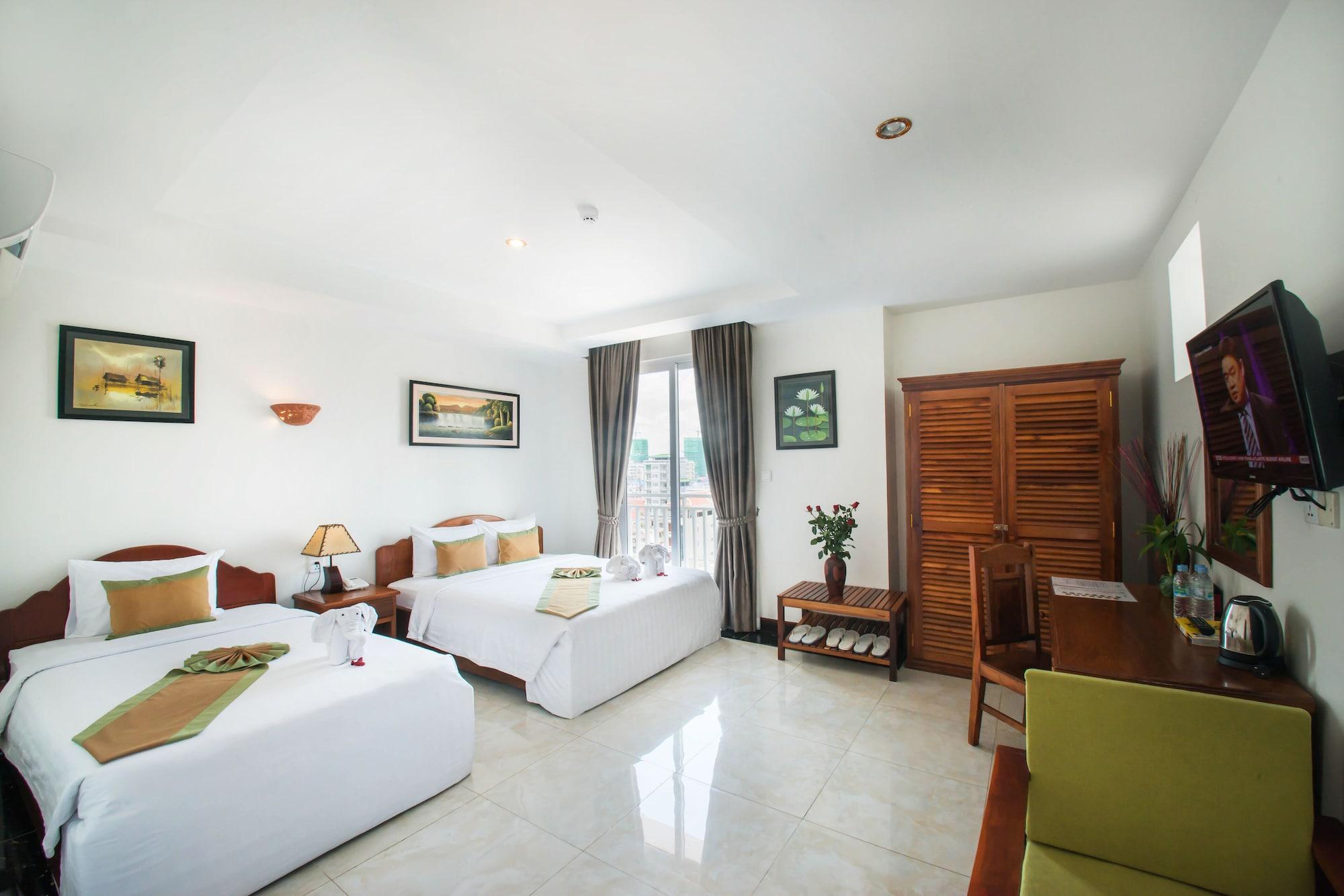 Relax Hotel Phnom Penh Exterior photo