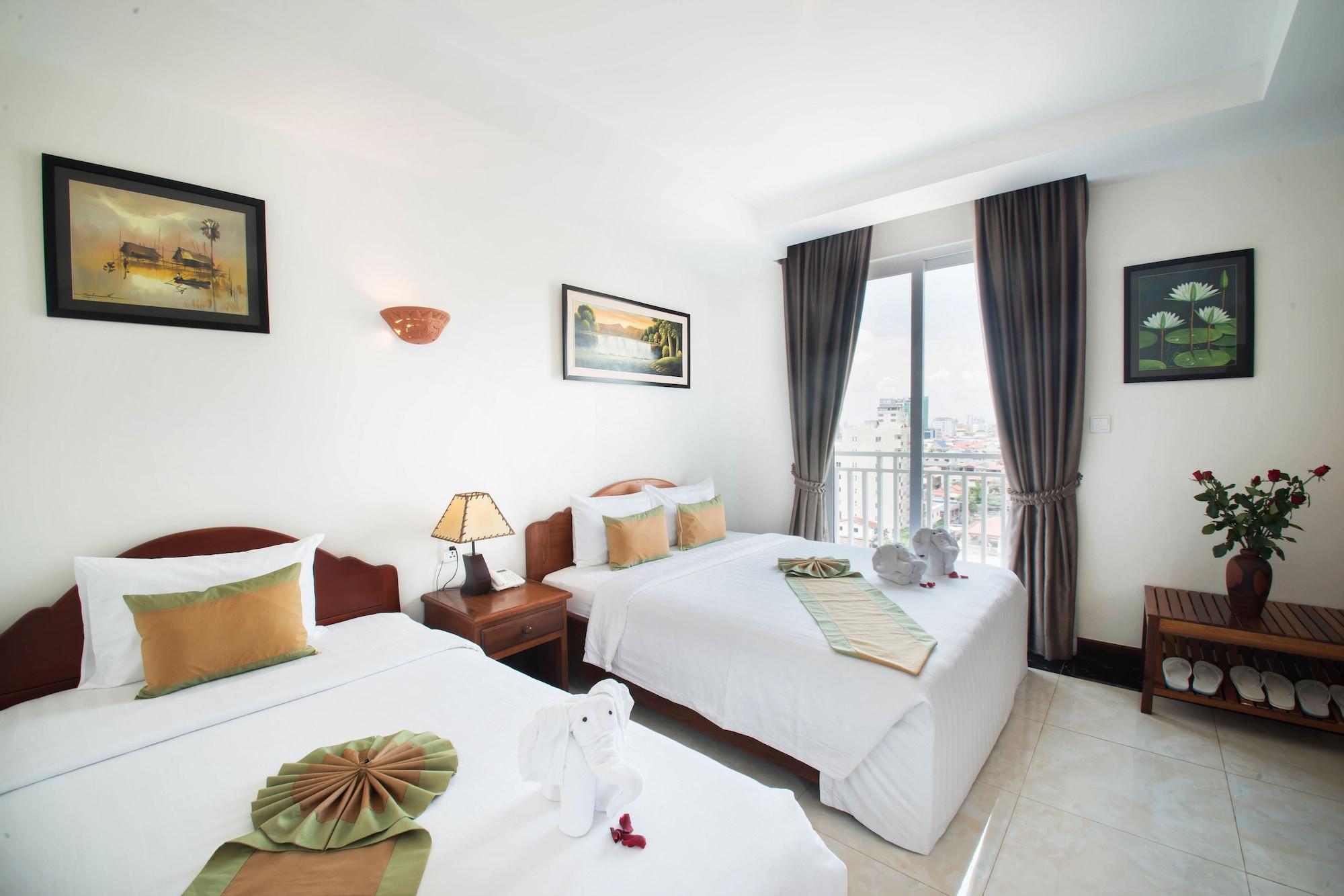 Relax Hotel Phnom Penh Exterior photo