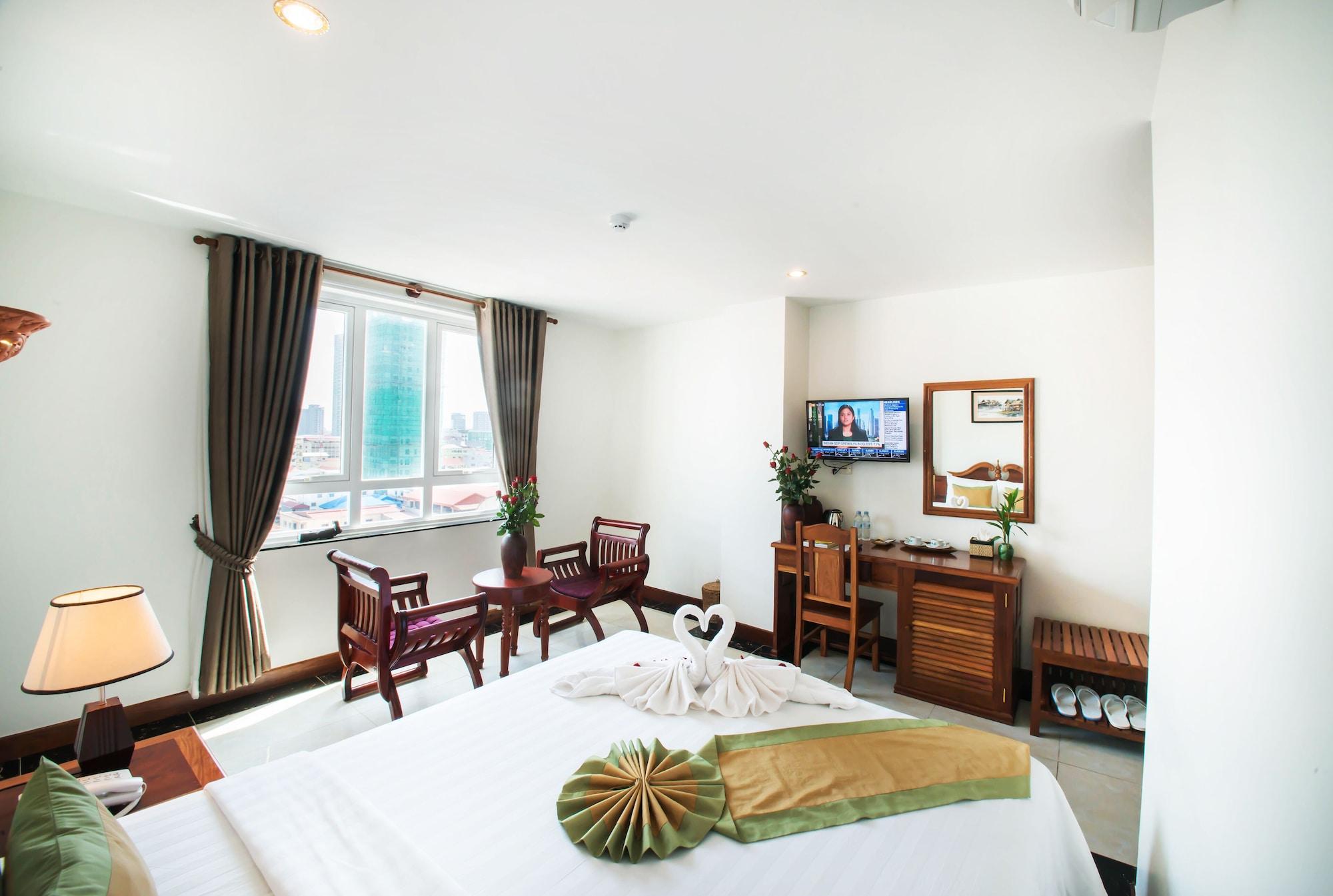 Relax Hotel Phnom Penh Exterior photo