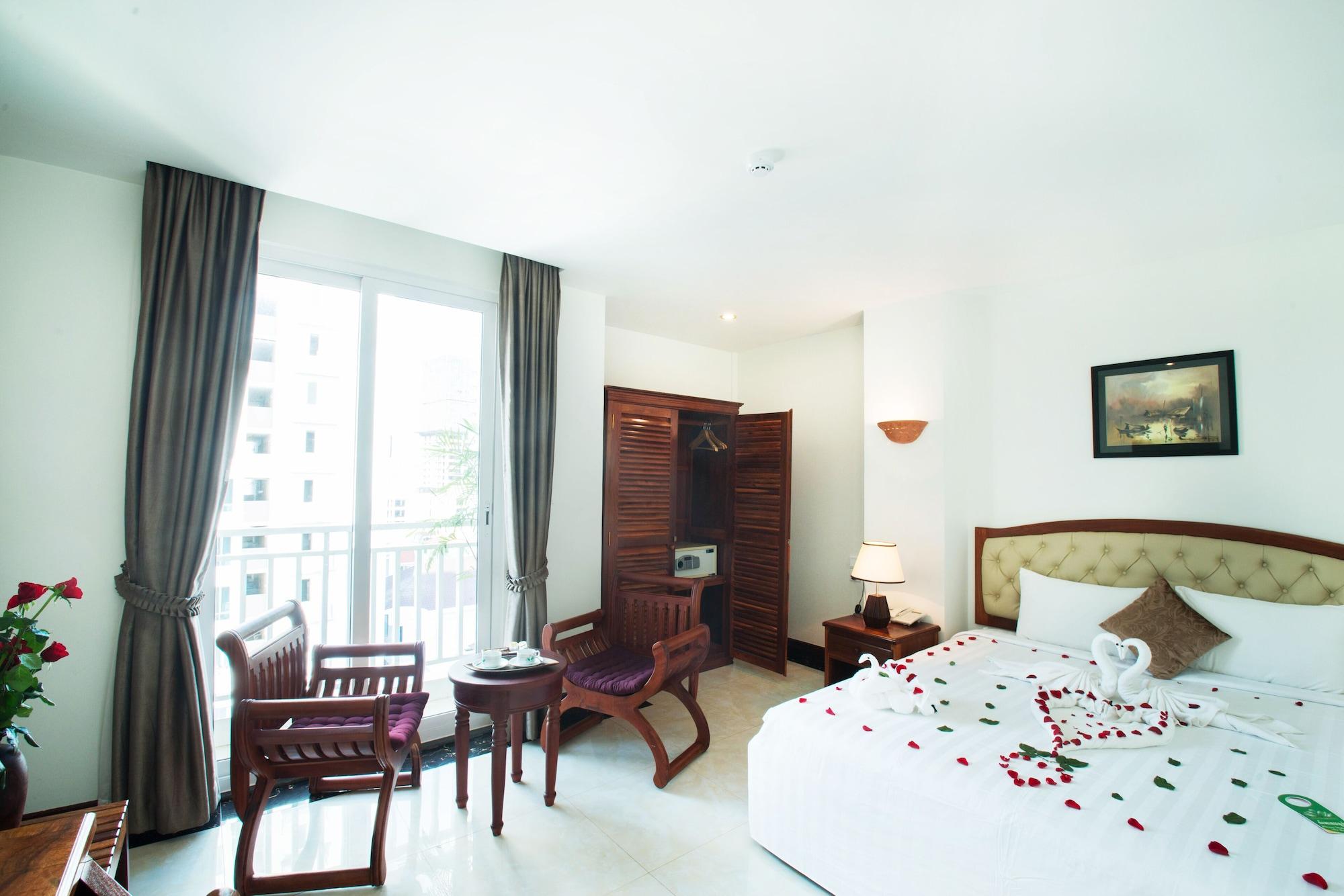 Relax Hotel Phnom Penh Exterior photo