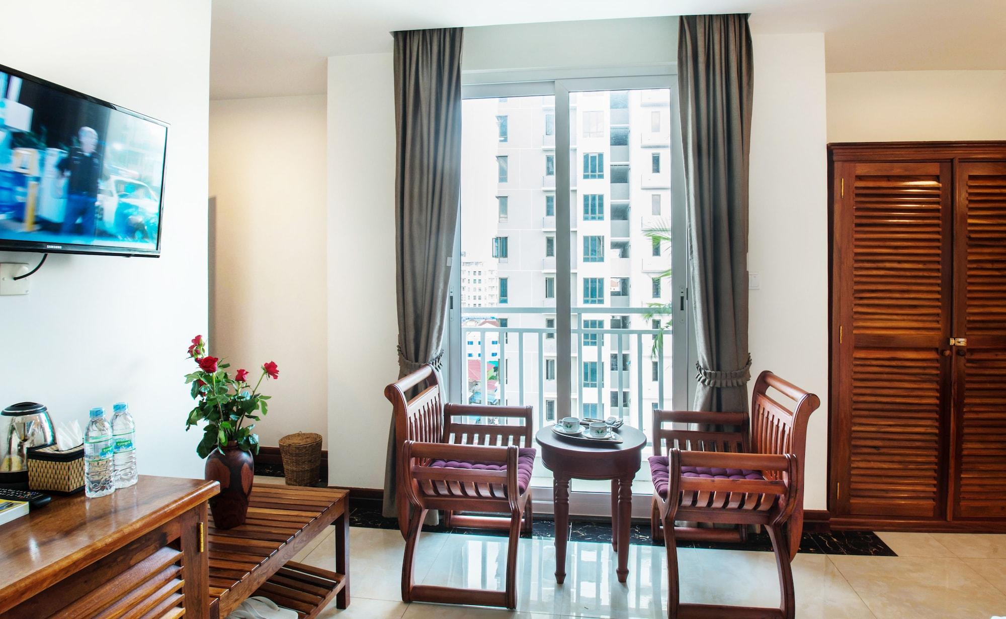 Relax Hotel Phnom Penh Exterior photo