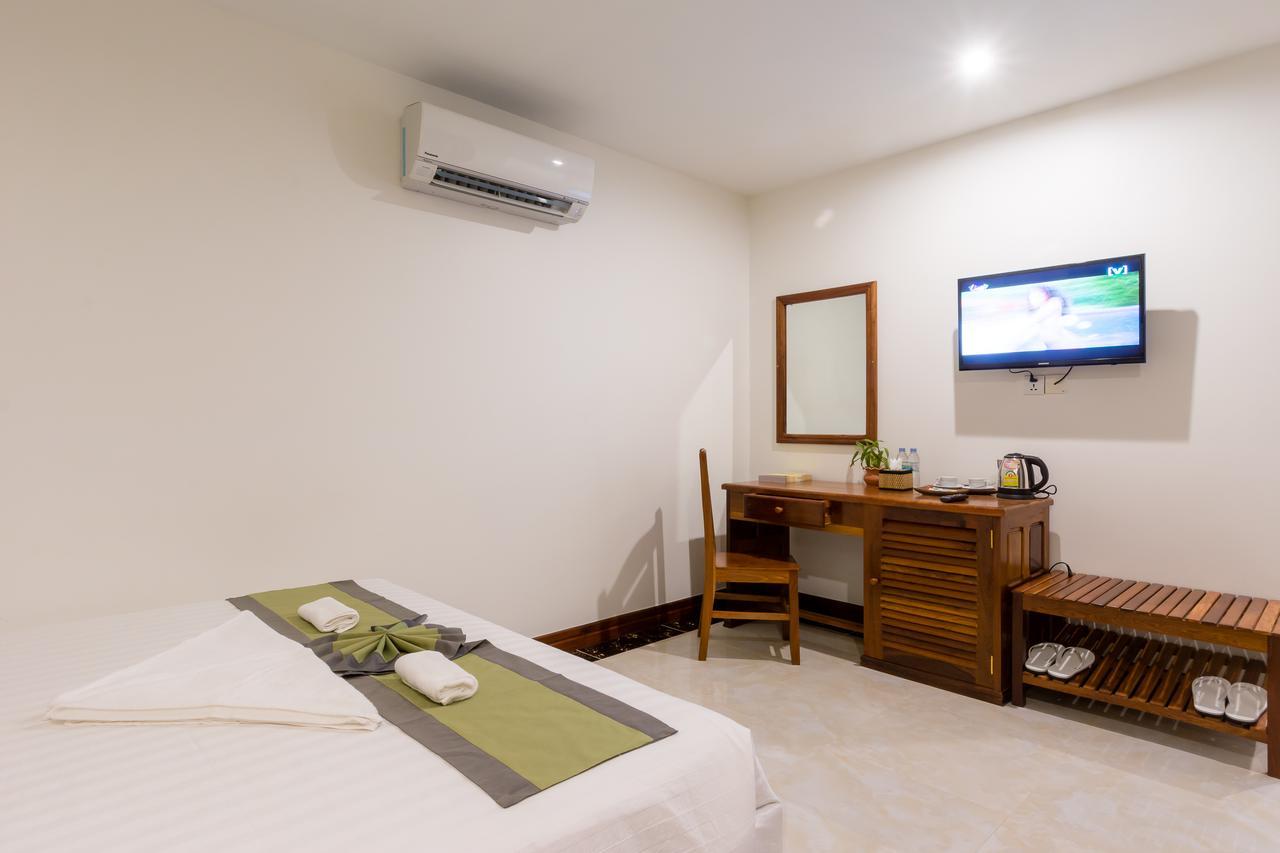 Relax Hotel Phnom Penh Exterior photo