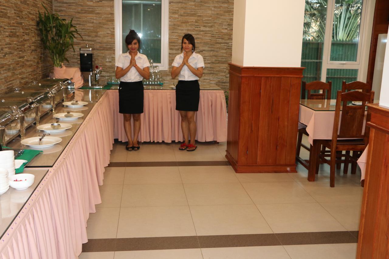 Relax Hotel Phnom Penh Exterior photo