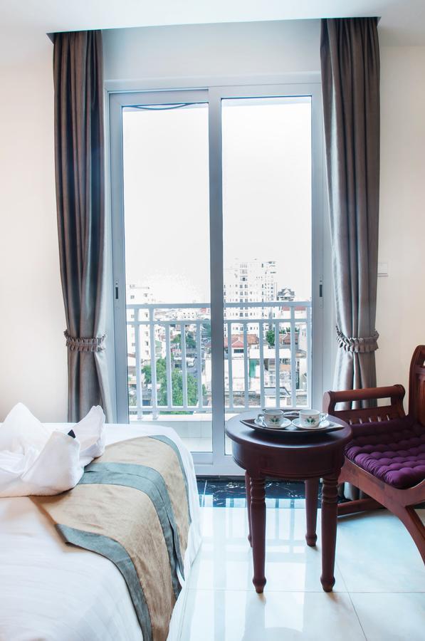 Relax Hotel Phnom Penh Exterior photo