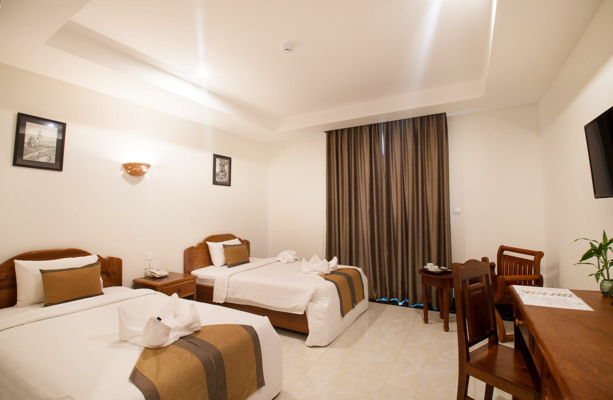 Relax Hotel Phnom Penh Exterior photo