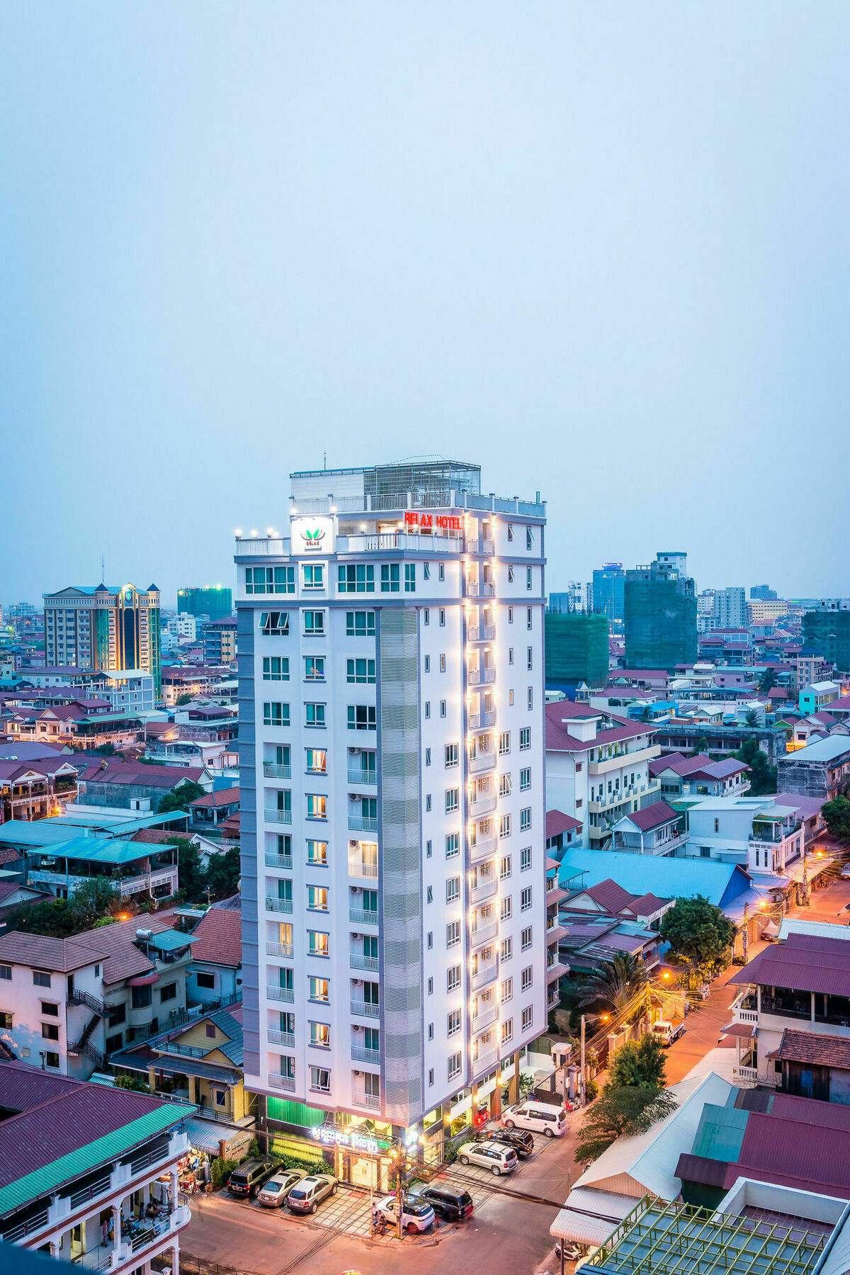 Relax Hotel Phnom Penh Exterior photo