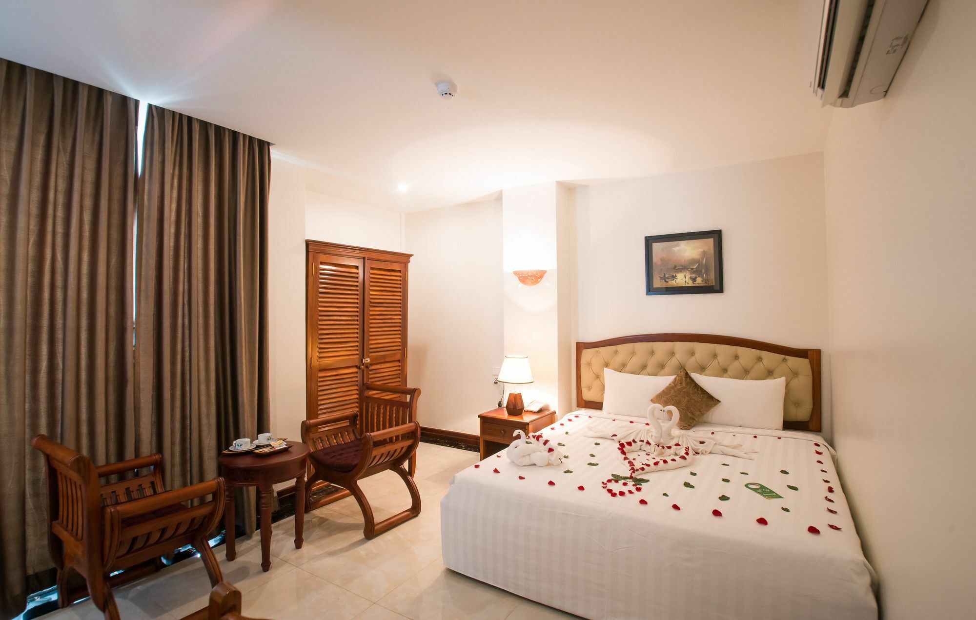 Relax Hotel Phnom Penh Exterior photo